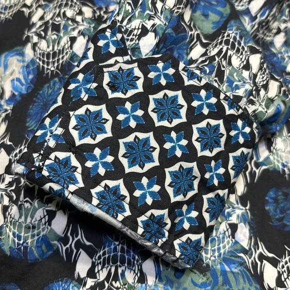 Robert Graham Alloway Equinox Skull Print Button Up Shirt Men’s Small NEW - Picture 6 of 14
